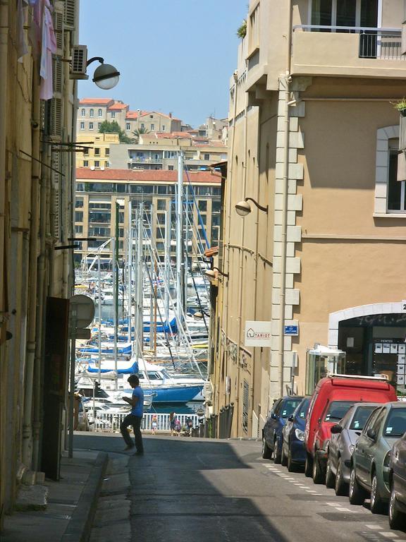 Appartement ESCALE MARSEILLAISE, Grand T2 calme, près du Vieux Port pour 2 a 4 personnes, NETTOYAGE RIGOUREUX à Marseille Extérieur photo